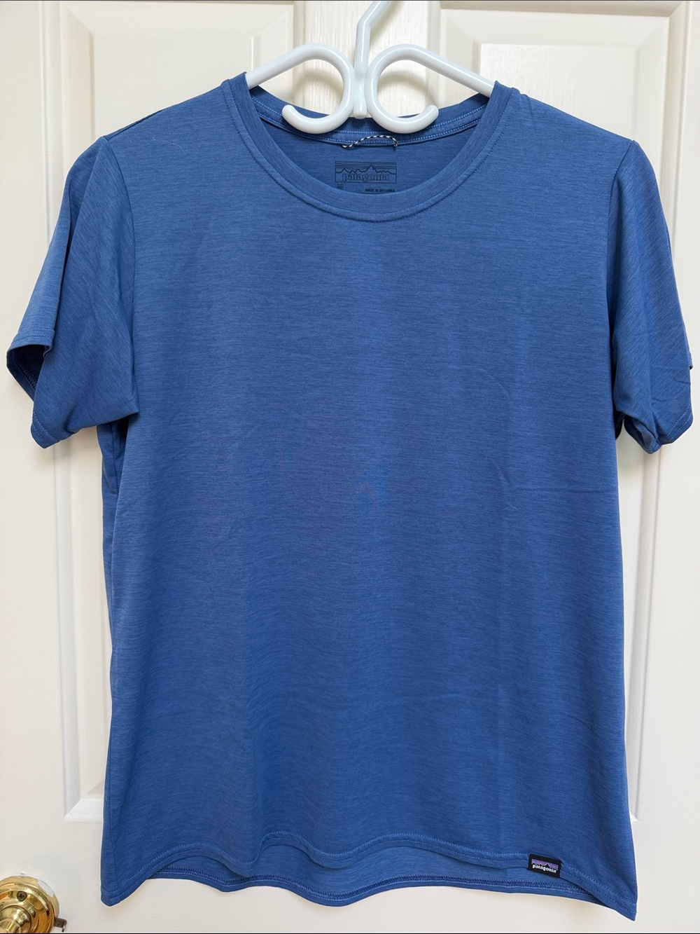 Patagonia sz M Blue activewear short sleeve top - gym, hiking, running - in EUC